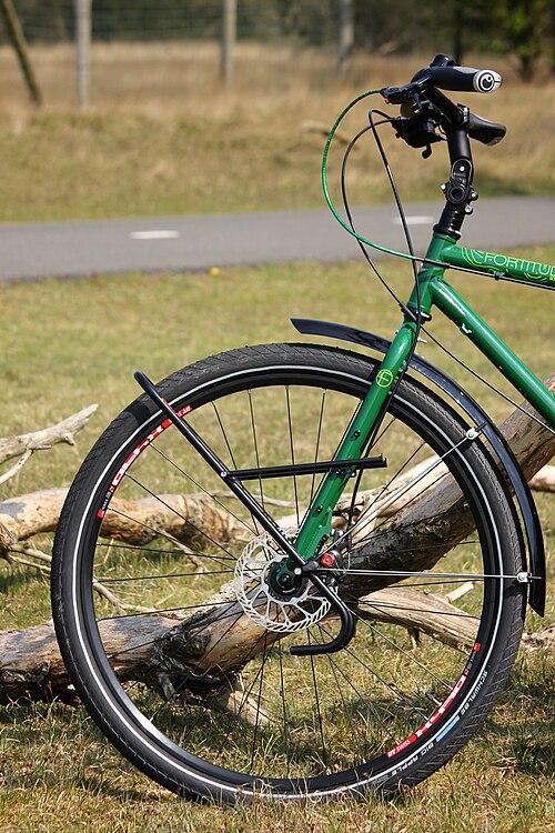 Porte-bagages arrière aluminium 25 kg — porte-bagages chez Veloland Nérac