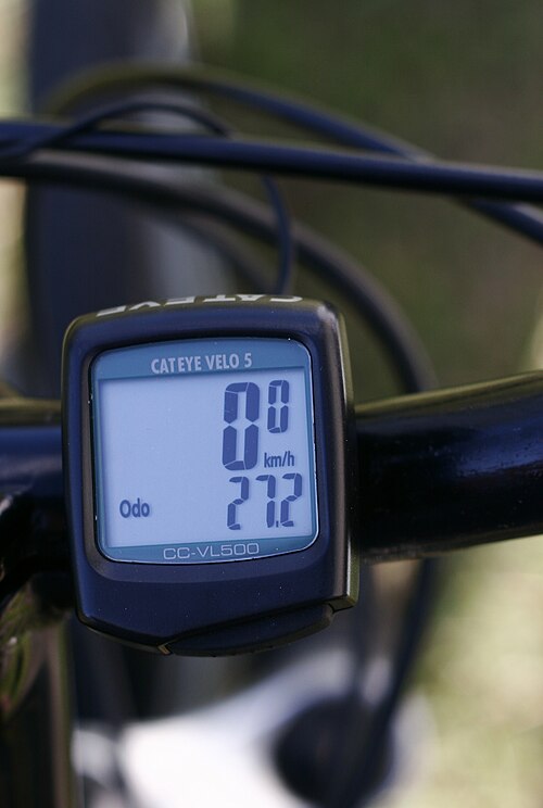 Compteur filaire 8 fonctions — compteur GPS chez Veloland Nérac