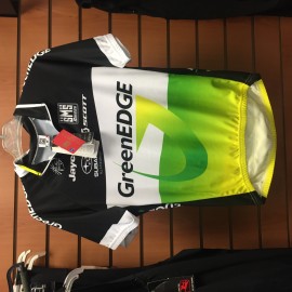 Maillot Hiru — équipement vestimentaire chez Veloland Nérac